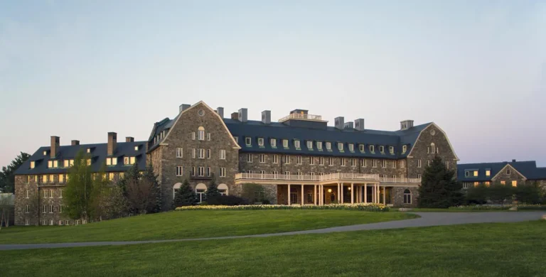 Top Historic Hotels in America: A Forensic Guide to Heritage Lodging